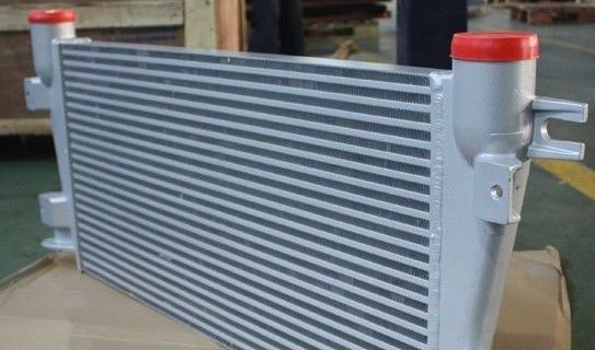อลูมิเนียมจานและครีบแลกเปลี่ยนความร้อนน้ำมันไฮดรอลิ Air Cooler ระบบรถบรรทุกหนัก