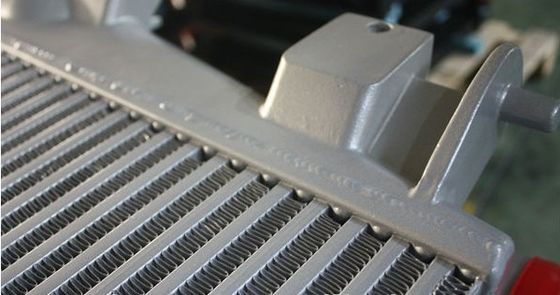 อลูมิเนียมจานและครีบแลกเปลี่ยนความร้อนน้ำมันไฮดรอลิ Air Cooler ระบบรถบรรทุกหนัก